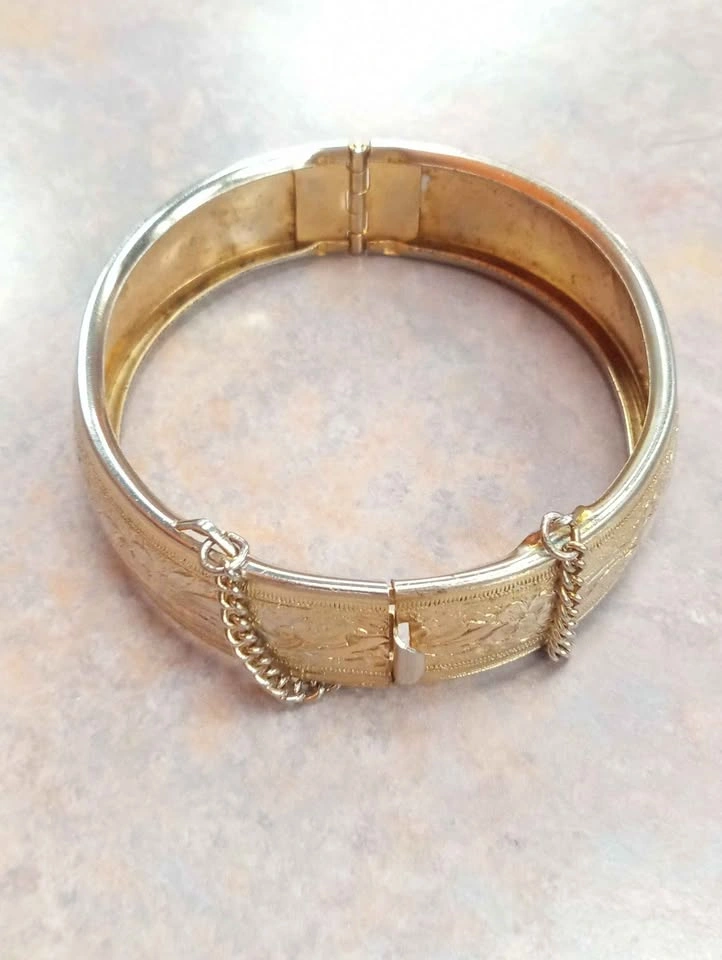 Victorian Revival Hinged Bangle Bracelet Gold Tone Vintage - photo 3