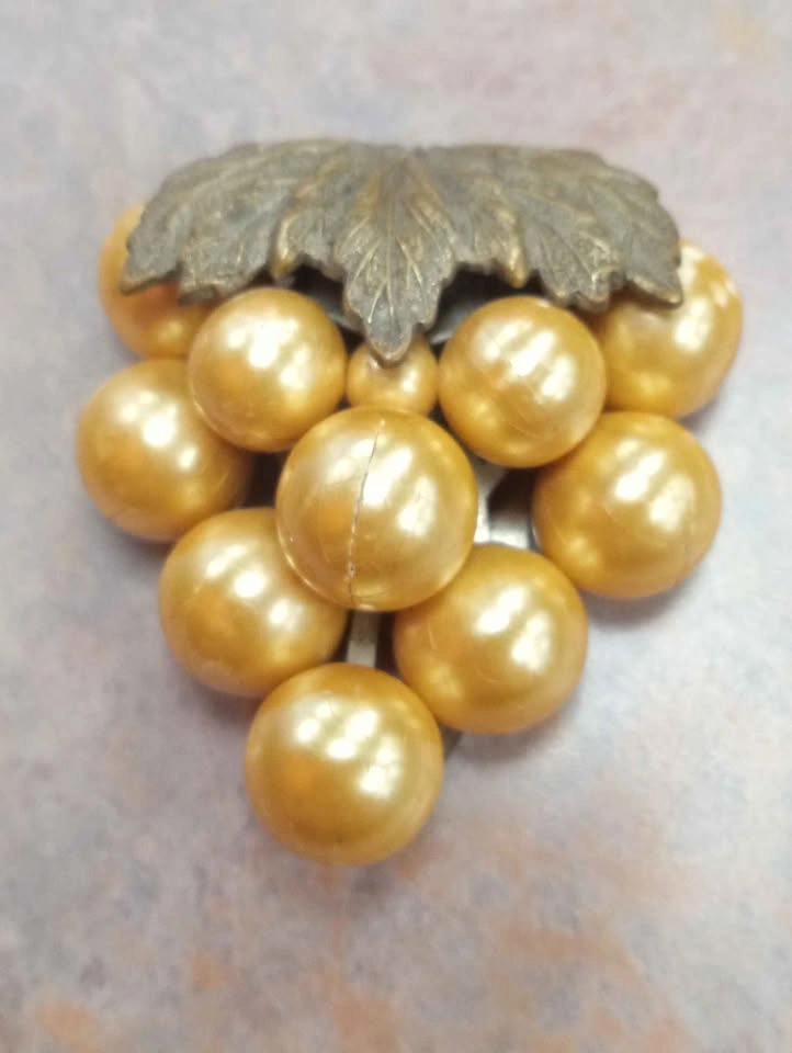 Vintage Grape Pearl Brooch Pin - photo 2