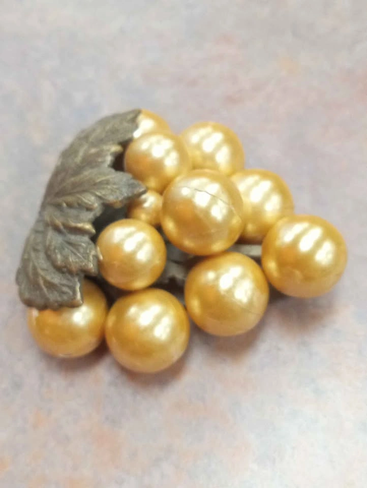 Vintage Grape Pearl Brooch Pin - photo 3
