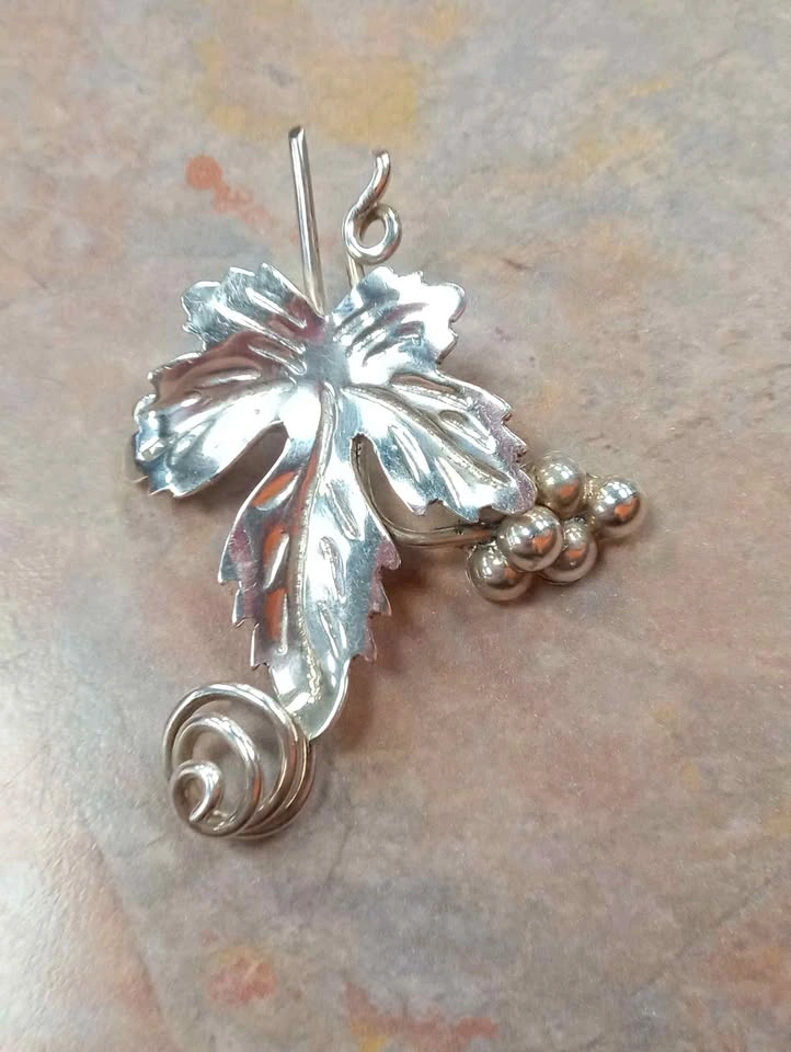 Mexican Silver Grape Leaf Brooch Pin Sterling Silver Marked TH-2