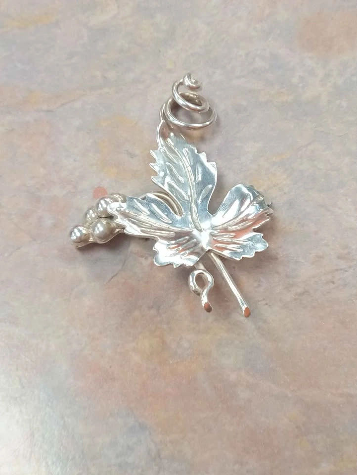 Mexican Silver Grape Leaf Brooch Pin Sterling Silver Marked TH-2 - photo 4