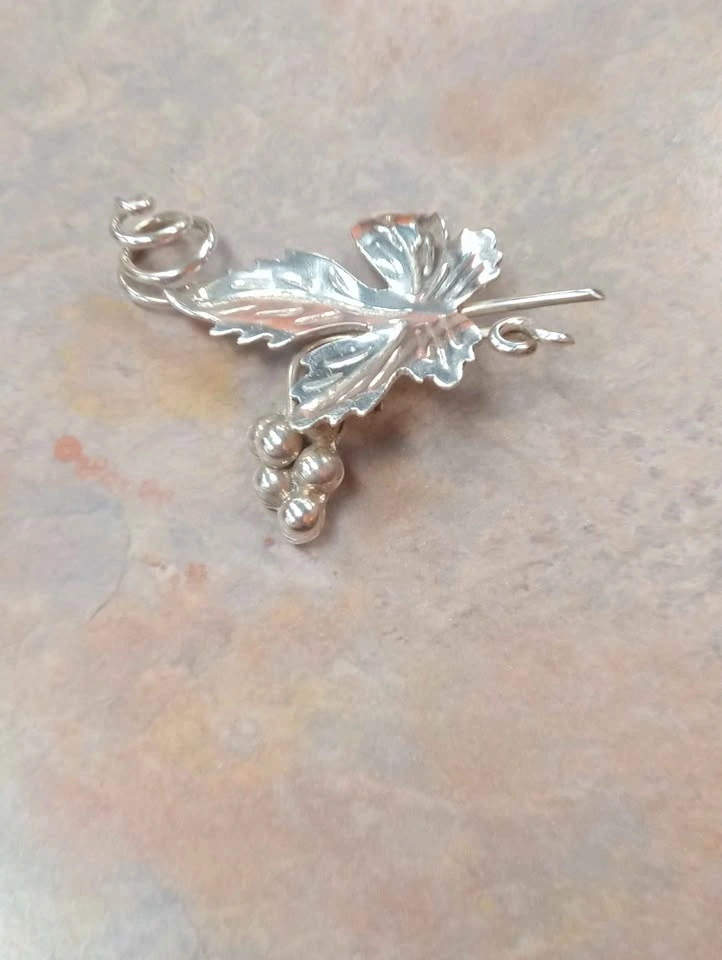 Mexican Silver Grape Leaf Brooch Pin Sterling Silver Marked TH-2 - photo 5