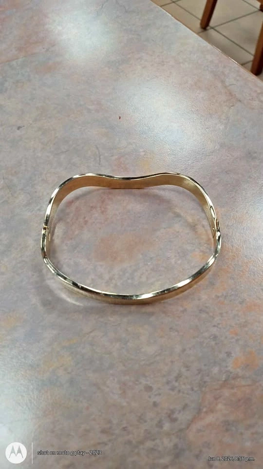 Gold Tone Wavy Bangle Bracelet Vintage Costume Jewelry Signed Mo