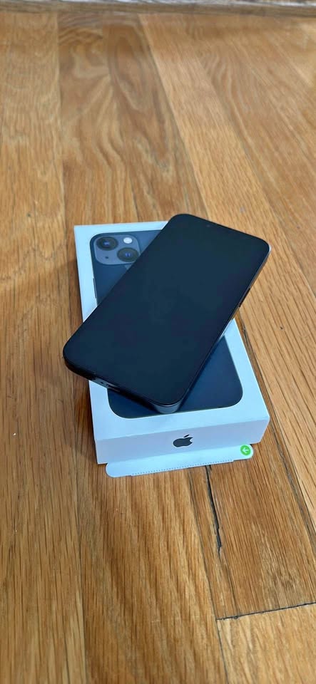 iPhone 13 128gb (UNLOCKED) - 100% 🔋 Health