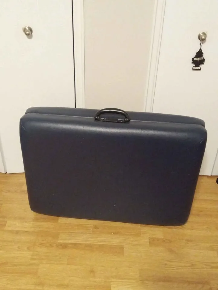 Used Portable Collapsible Massage Table/Bed For Parts or Repair - photo 3