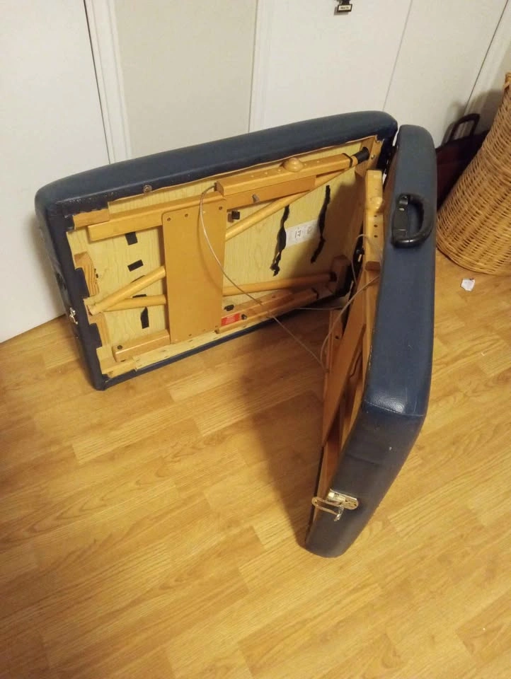 Used Portable Collapsible Massage Table/Bed For Parts or Repair - photo 5