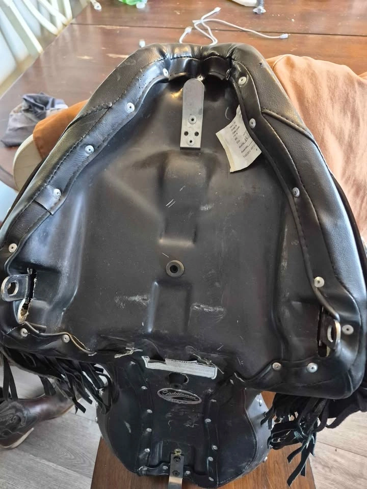 SADDLEMAN SEAT for SOFTAIL - photo 3