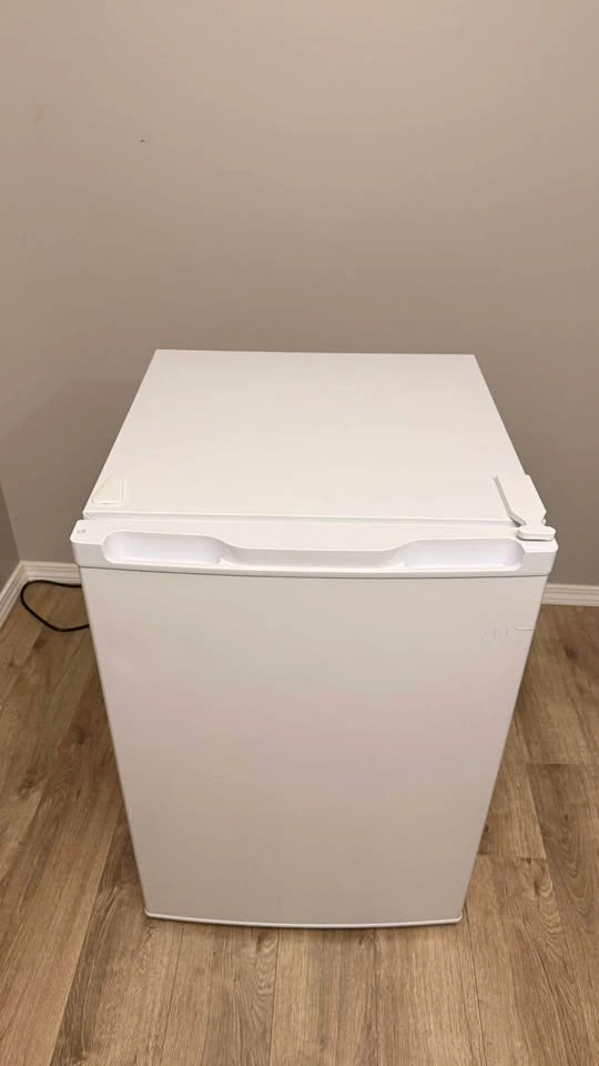 IKEA LAGAN Fridge (4.0 cu.ft) - photo 2