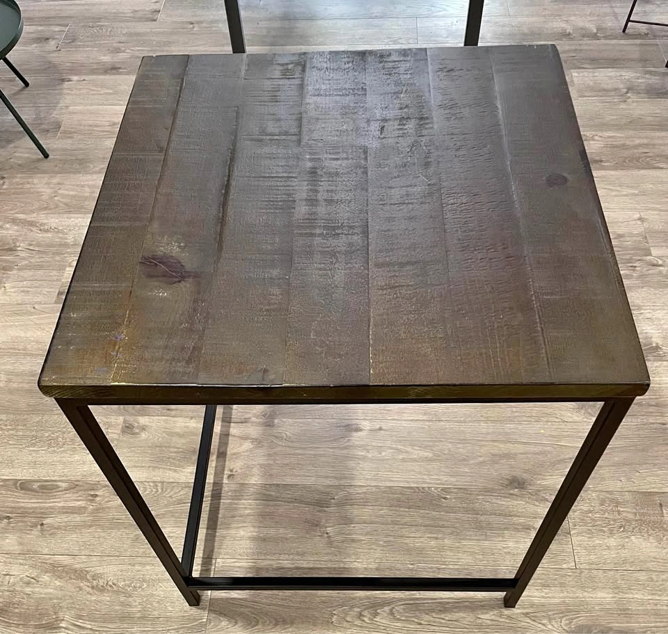 Minimal Table of Solid Wood Top