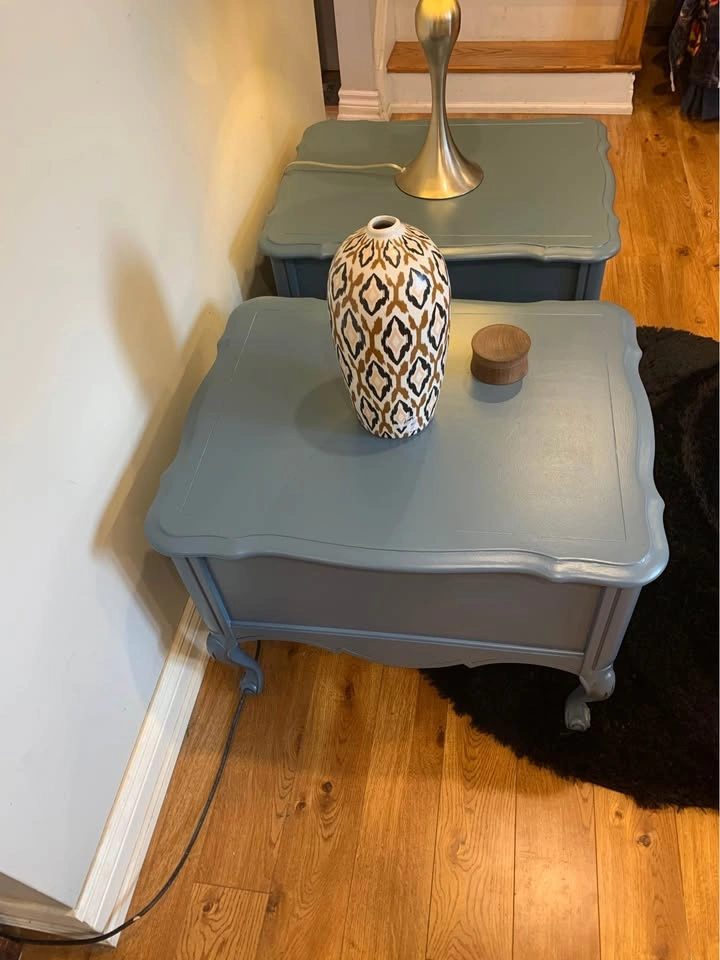 French Provincial Side Tables (2 large) - photo 2
