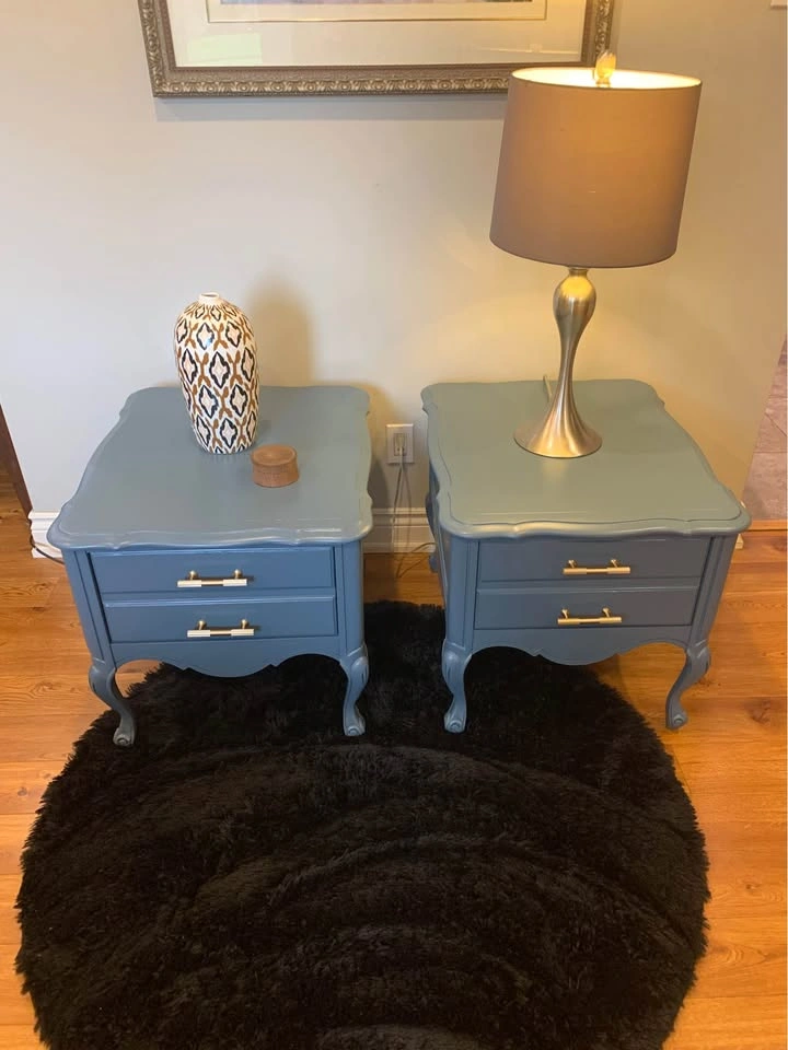 French Provincial Side Tables (2 large) - photo 4