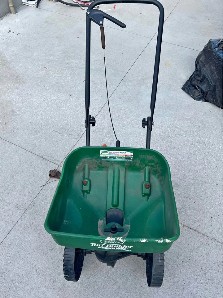 Lawn seeder