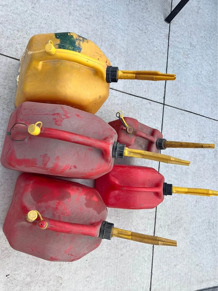 Jerry Cans (Gas Cans)