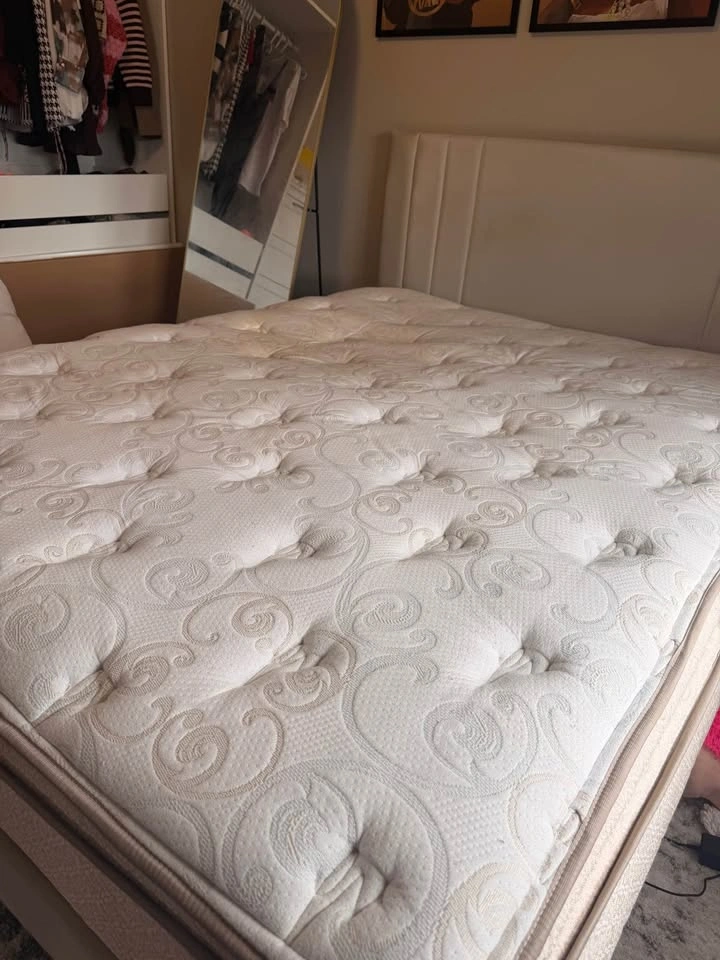 Queen mattress and bedframe - photo 3