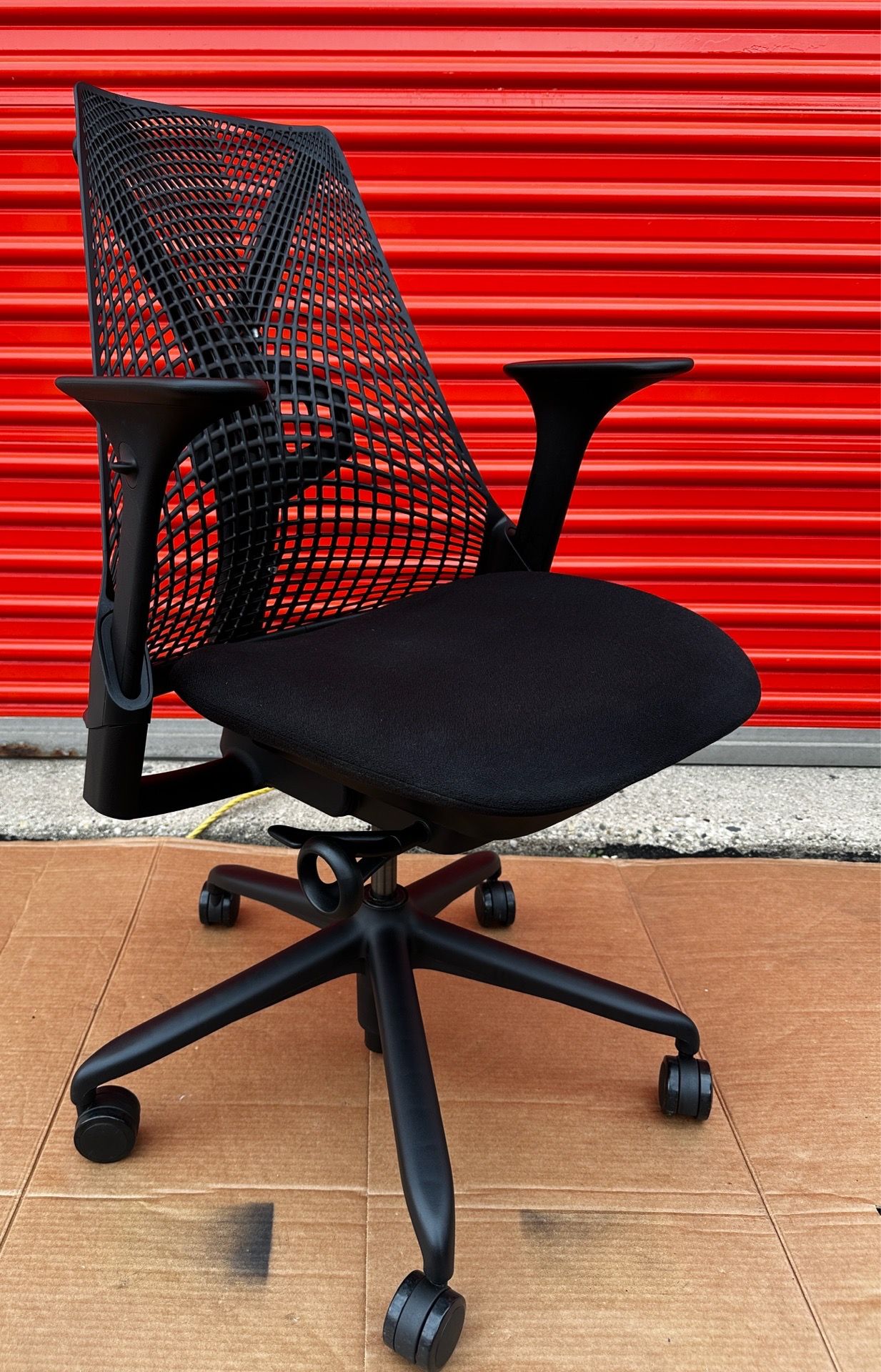 Herman Miller Sayl Chair – Like New Condition