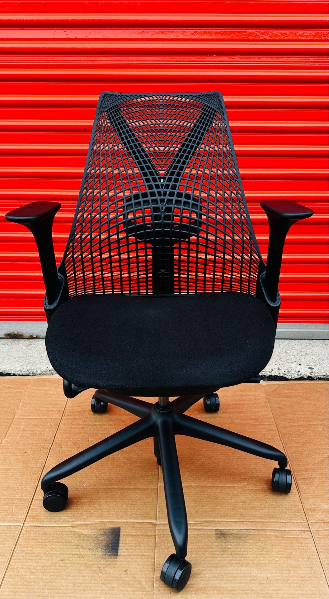 Herman Miller Sayl Chair – Like New Condition - photo 2