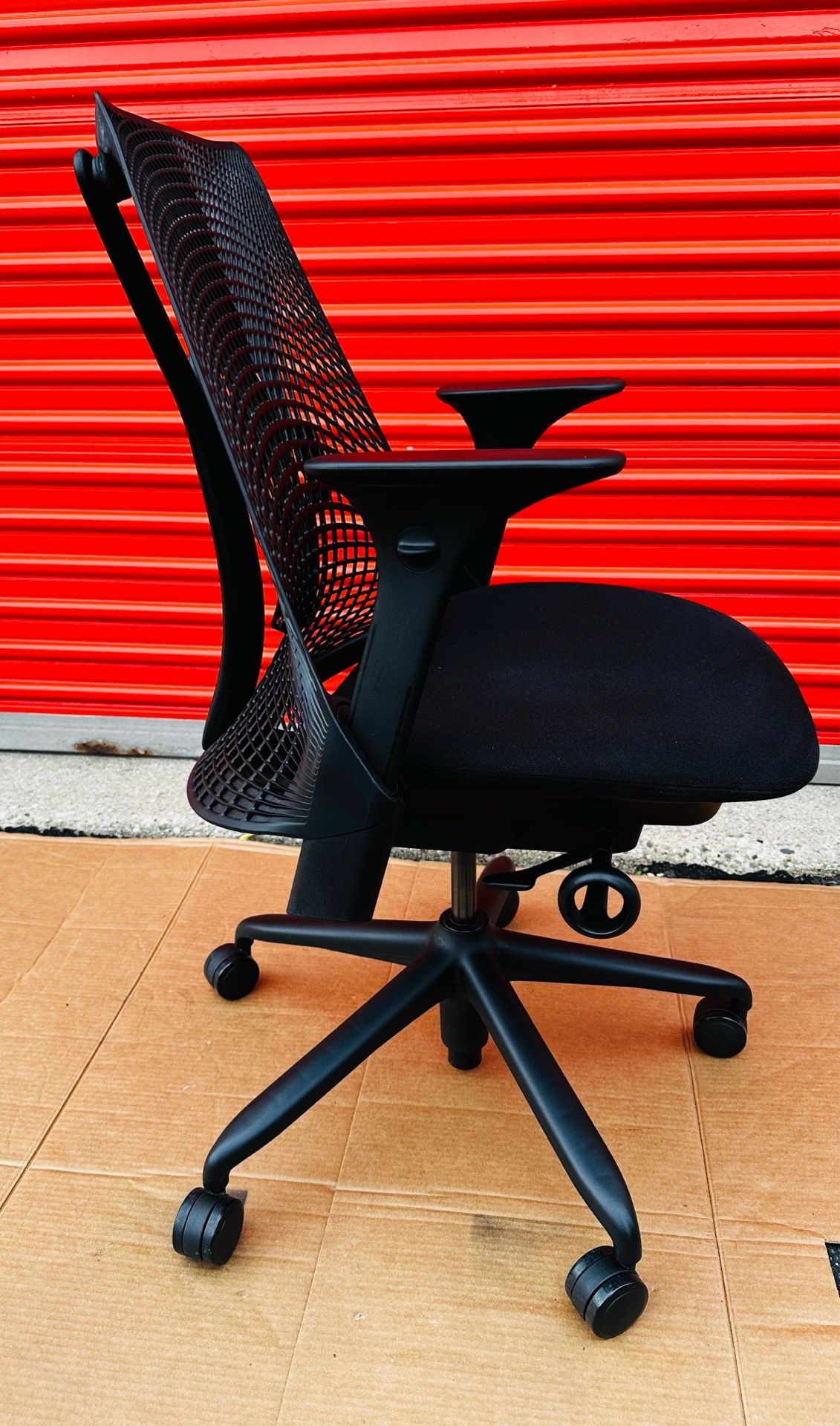 Herman Miller Sayl Chair – Like New Condition - photo 4