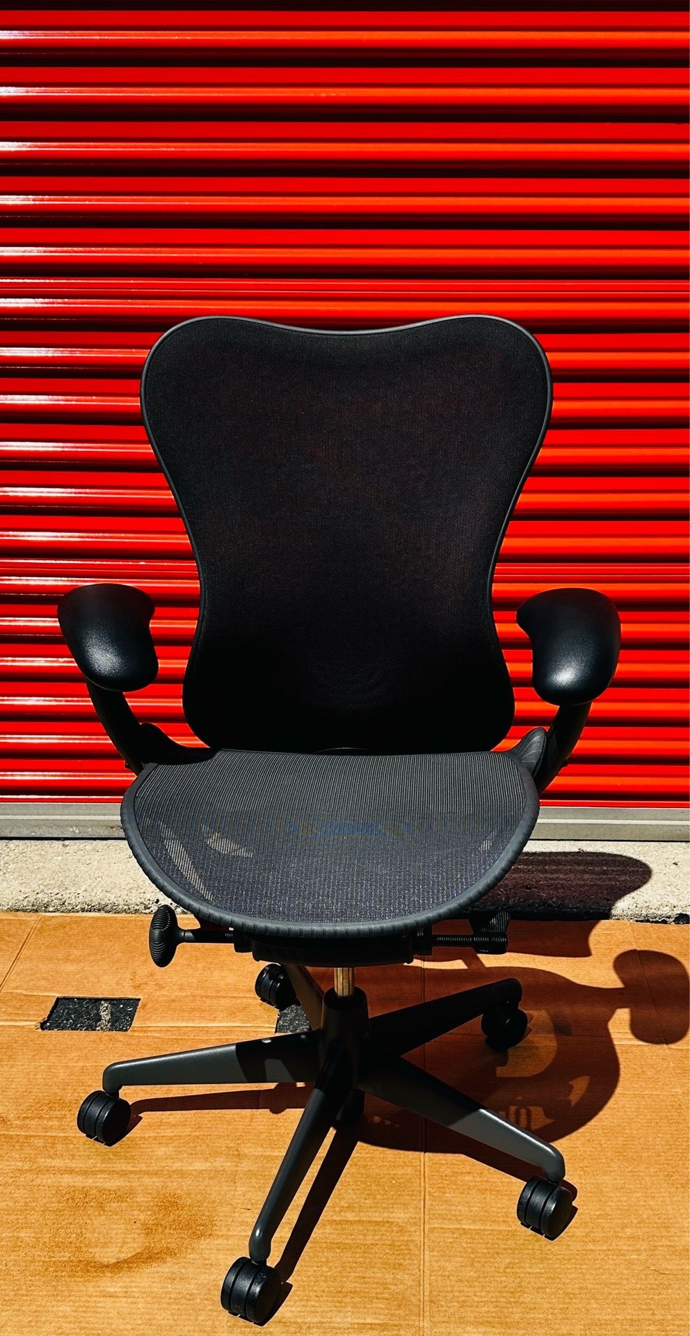 Herman Miller Mirra 2 Chair – Excellent Condition