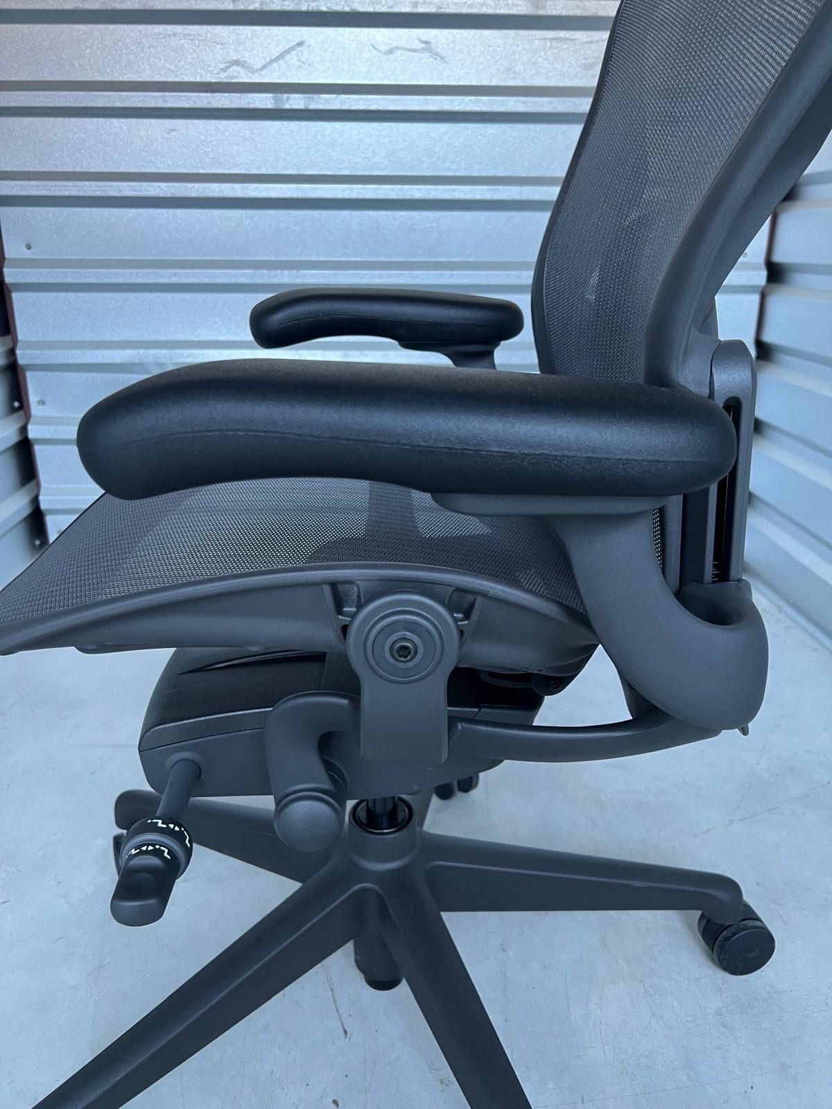 HERMAN MILLER AERON OFFICE CHAIRS – GRAPHITE (SIZE B) – BRAND NE - photo 4
