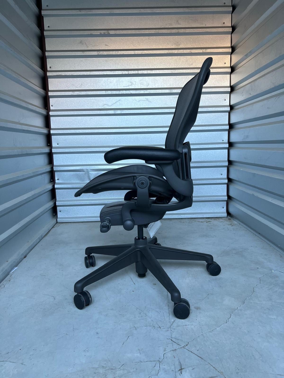HERMAN MILLER AERON OFFICE CHAIRS – GRAPHITE (SIZE B) – BRAND NE - photo 5