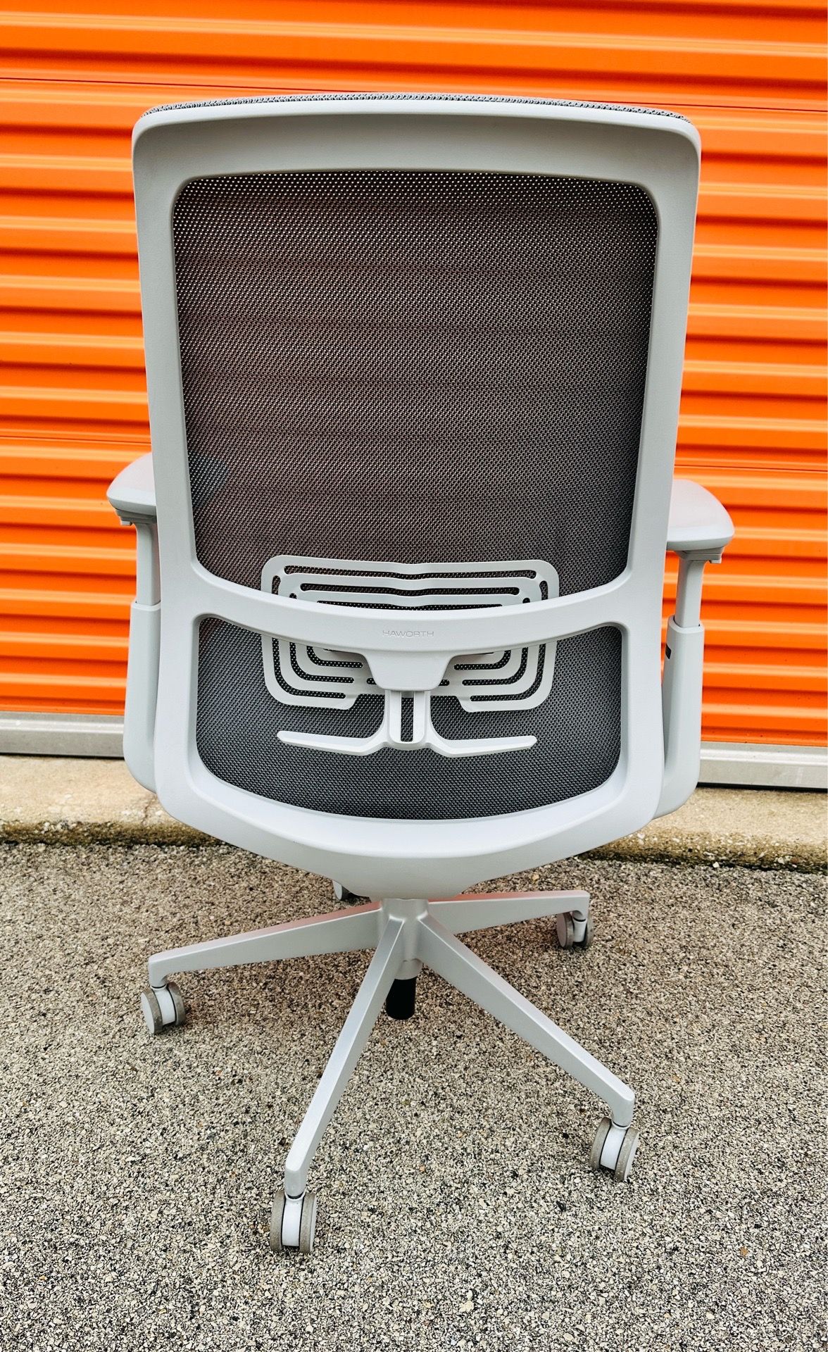 Haworth Sojo Ergonomic Task Chair – Good Condition (2 Available) - photo 5