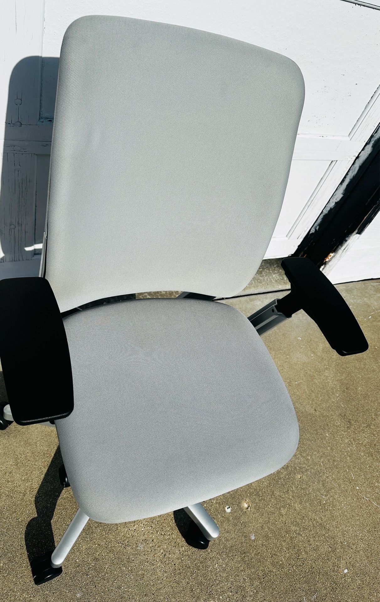 Steelcase Amia Air Ergonomic Office Chair – Grey Fabric - photo 4