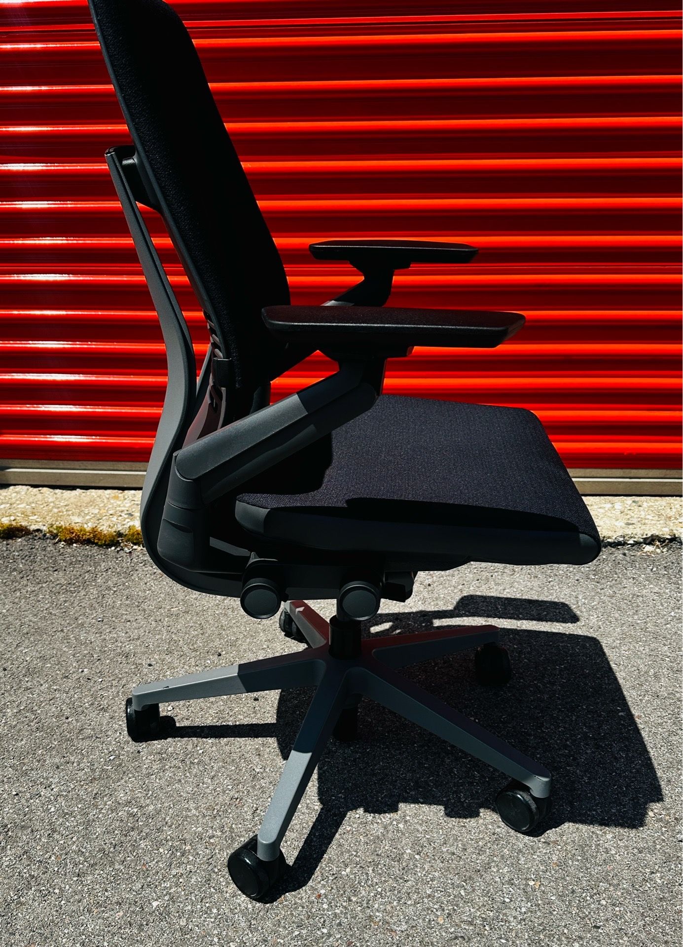 Steelcase Gesture Ergonomic Office Chair – Black Fabric – Mint C - photo 2