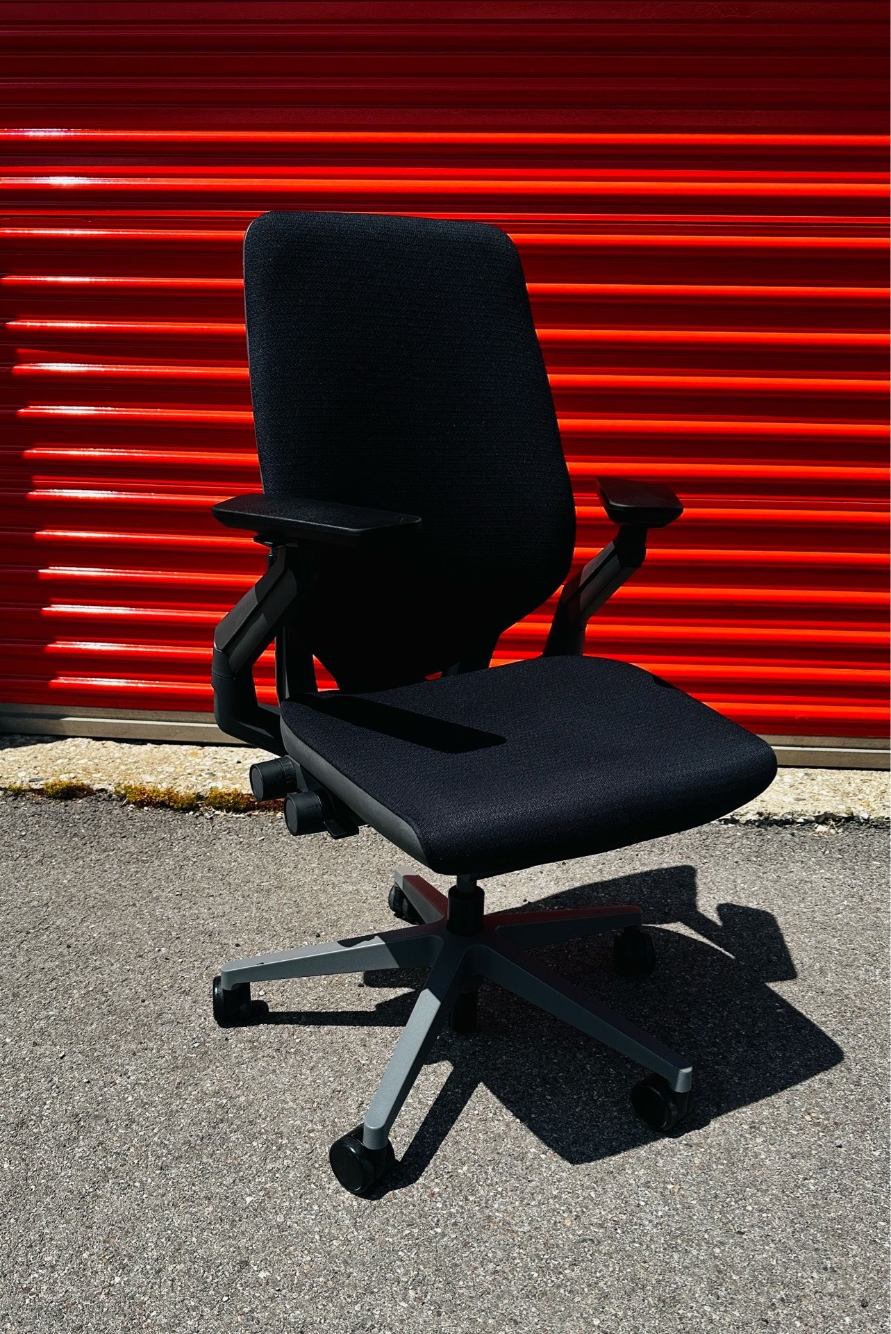 Steelcase Gesture Ergonomic Office Chair – Black Fabric – Mint C