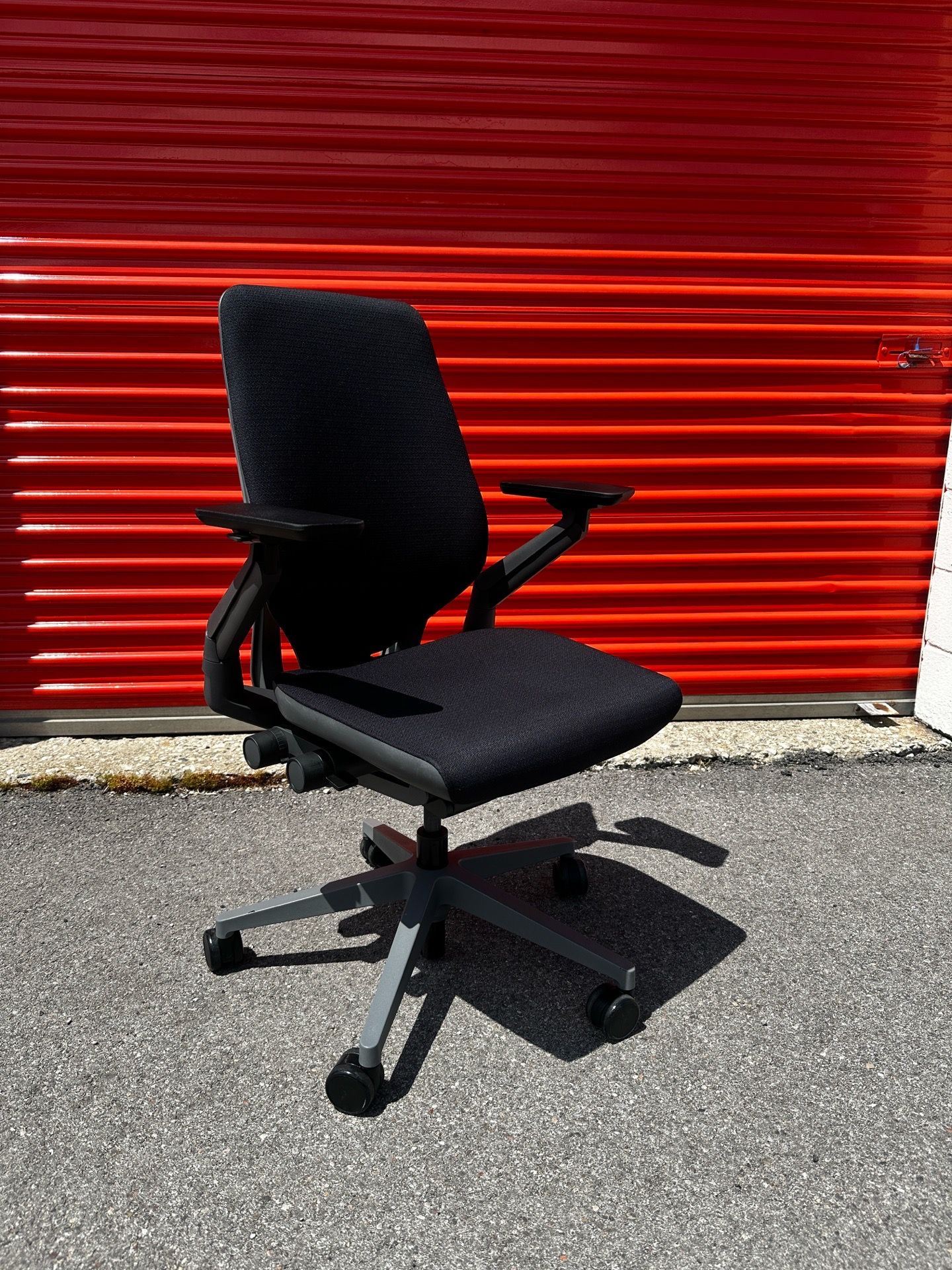 Steelcase Gesture Ergonomic Office Chair – Black Fabric – Mint C - photo 4