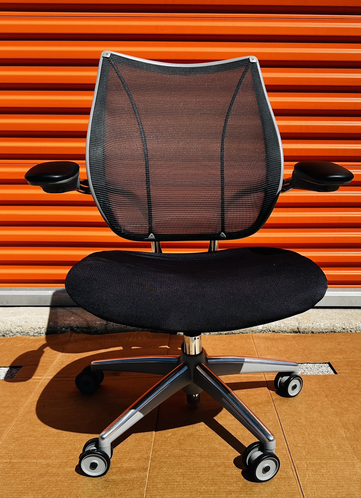Humanscale Liberty Task Chair Ergonomic Mesh – Fully Functional - photo 2