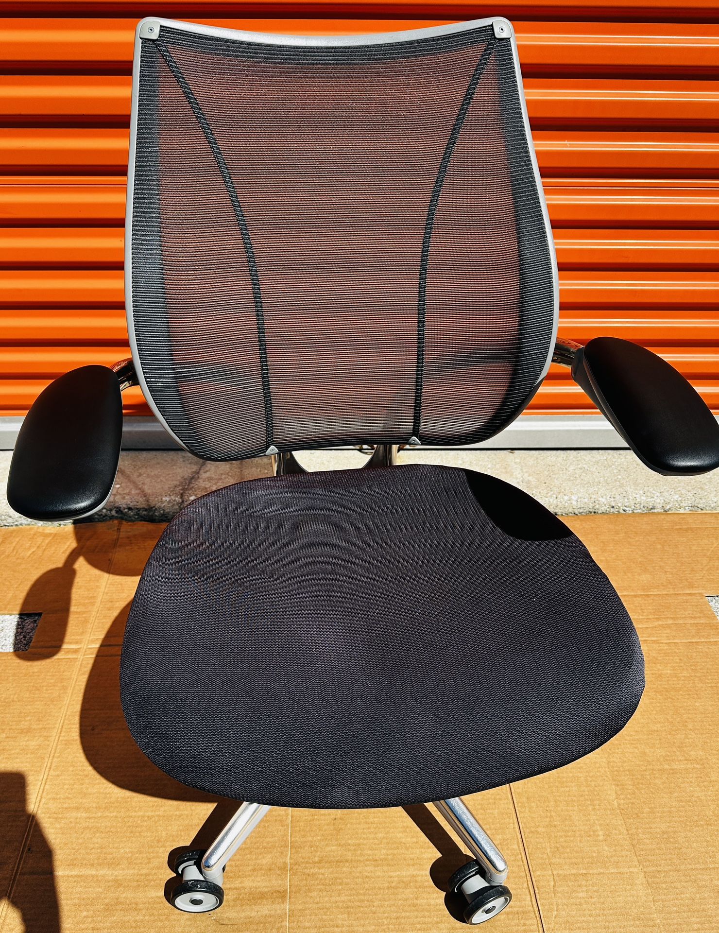 Humanscale Liberty Task Chair Ergonomic Mesh – Fully Functional - photo 3