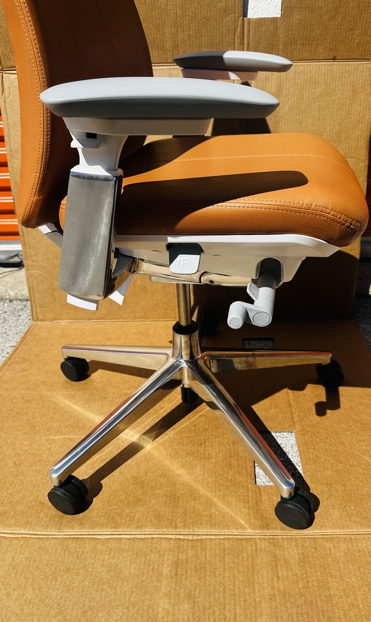 Haworth Fern Office Chair (Leather) – Like New, Never Used - photo 3