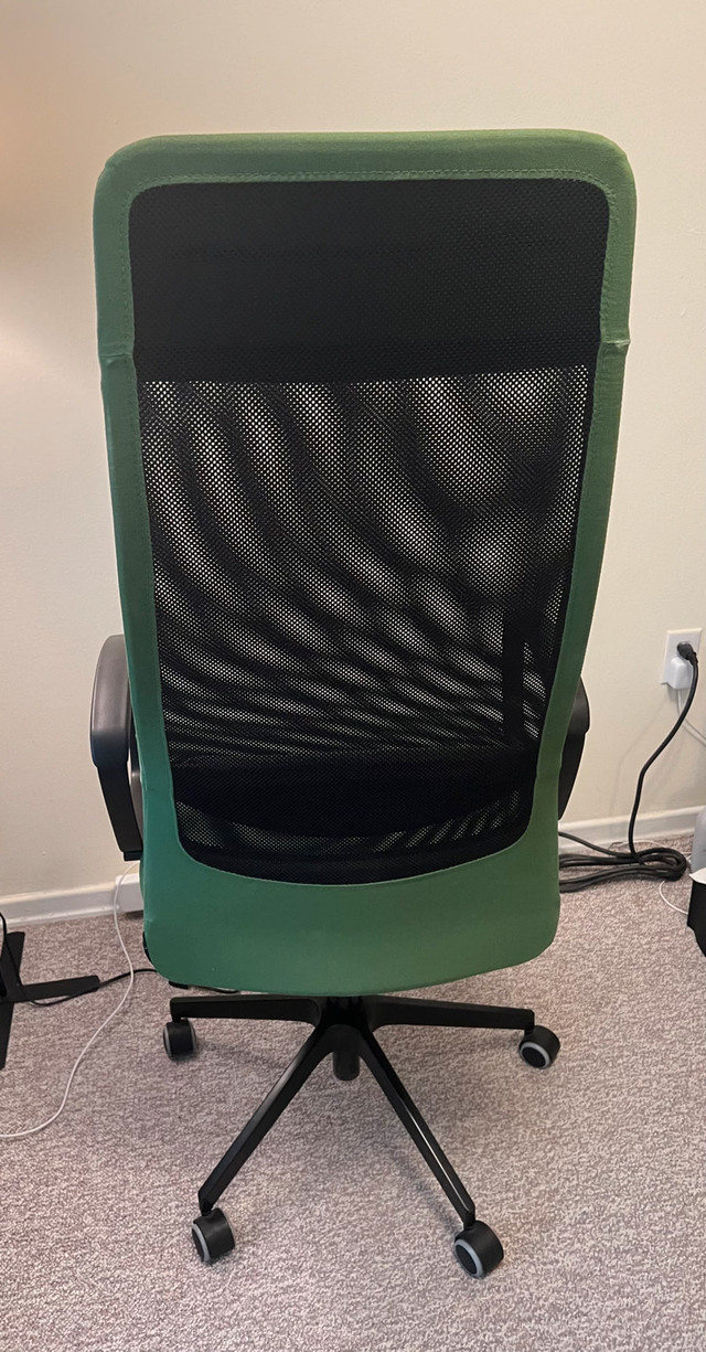 IKEA MARKUS Ergonomic Office Chair – Green (Excellent Condition) - photo 2