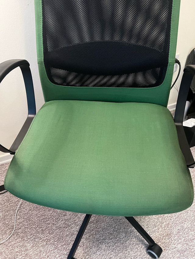 IKEA MARKUS Ergonomic Office Chair – Green (Excellent Condition) - photo 3