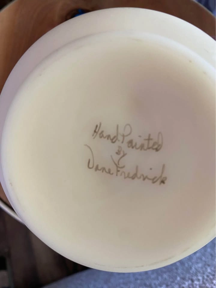VINTAGE FENTON RUFFLED EDGE BASKET - Signed by Dane Fredrick - photo 5