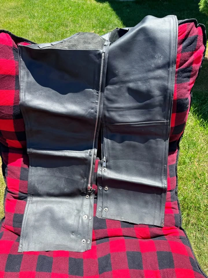 Mossi leather motorcycle chaps, size Small - photo 3