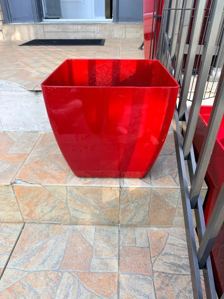 Various size flower pots - photo 2