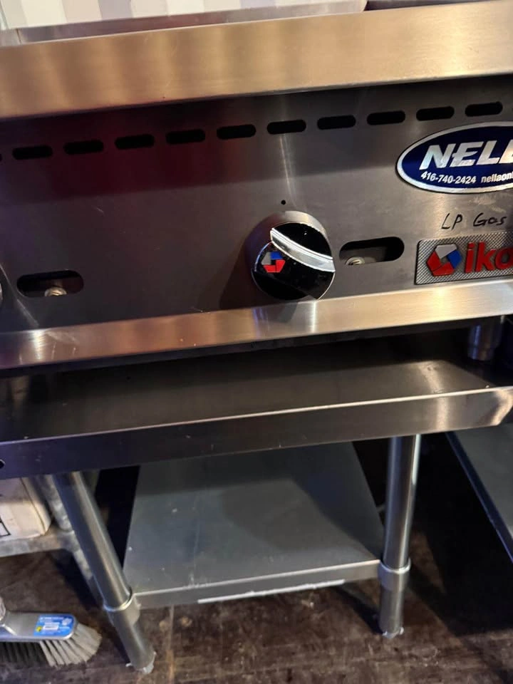commercial countertop gas griddle manufactured by Nella - photo 3