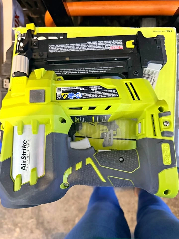 RYOBI 18-Gauge Cordless Brad Nailer (Model P320VN)