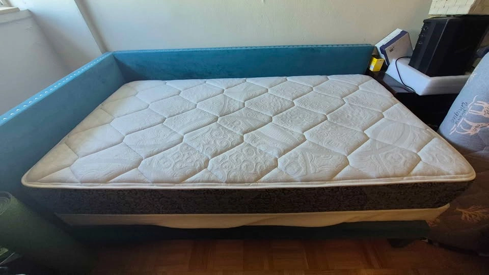 Kingsdown Studio twin mattress - photo 2