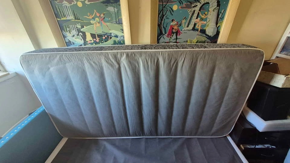 Kingsdown Studio twin mattress - photo 3