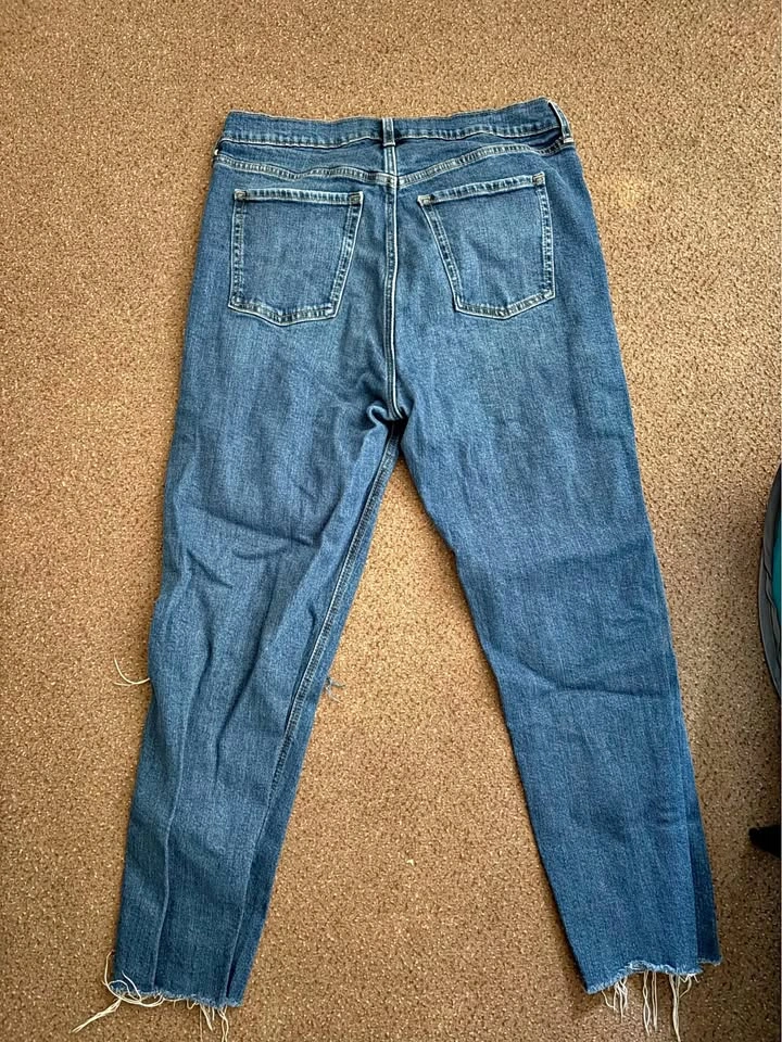 Old Navy Sky Hi Straight Extra High Rise Distressed Jeans (14)