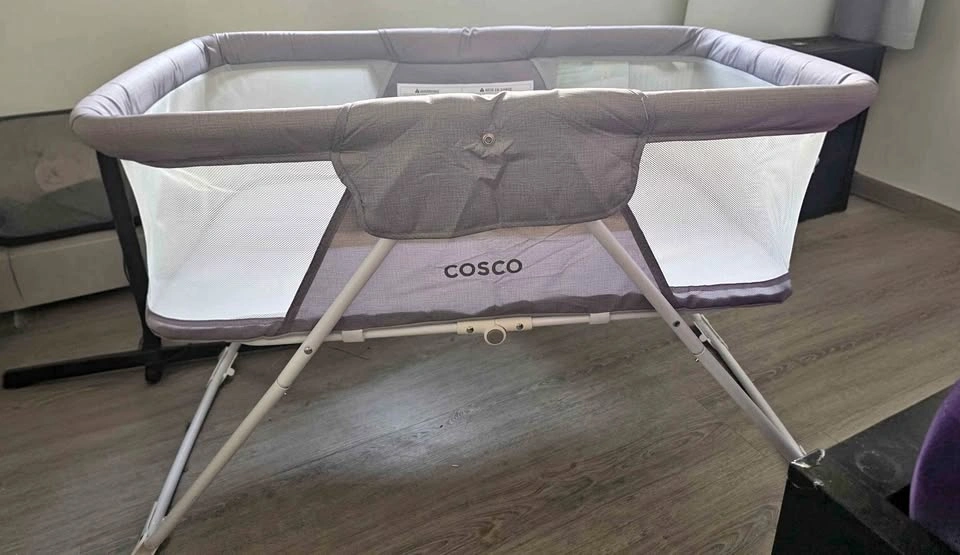 Cosco Bassinet – $60 (Great Condition)