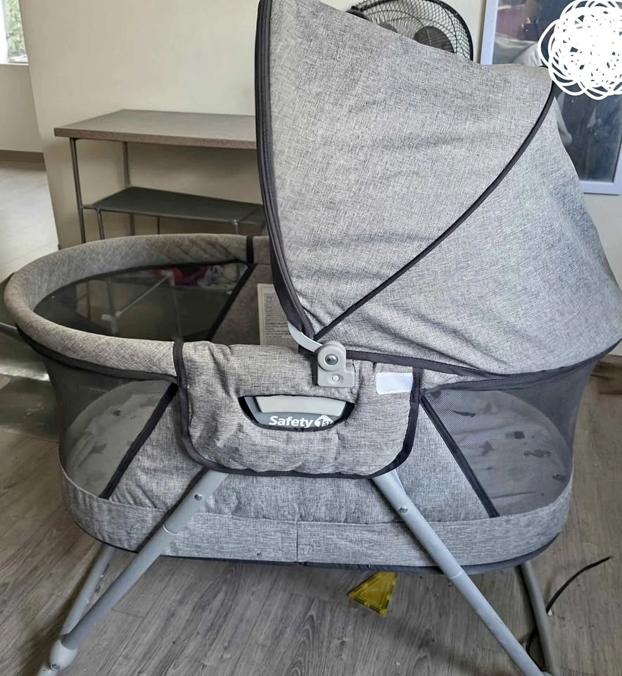 Safety 1st Bassinet with Canopy