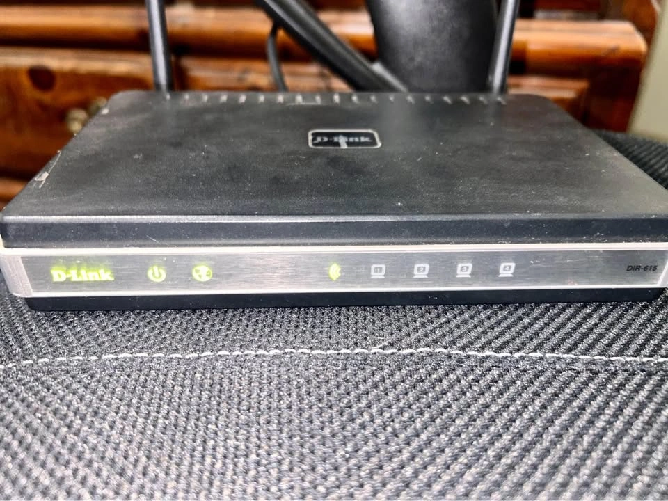 DLINK wireless Router DIR-615 - photo 2