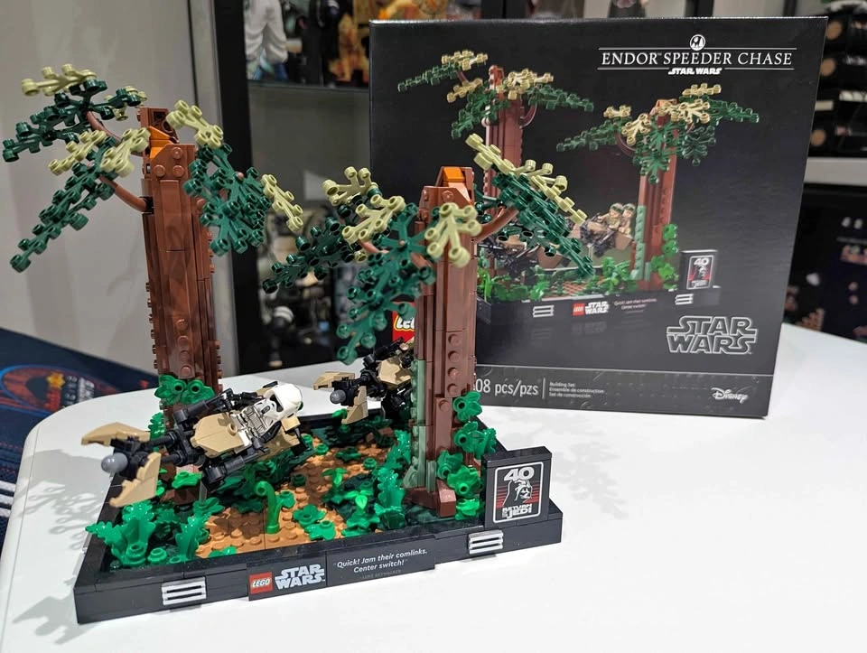 LEGO Star Wars Endor Speeder Chase Diorama