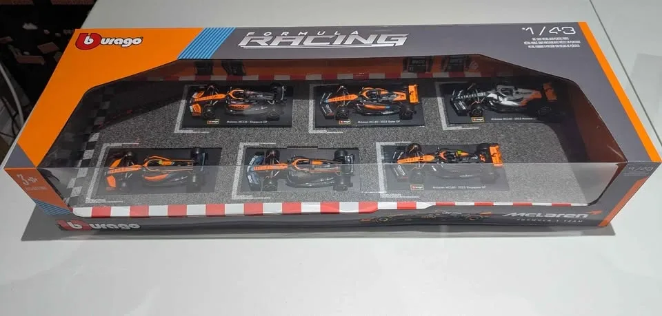 McLaren and Ferrari Burago 1/43 sets - photo 2