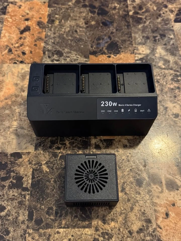 Fast Charging Hub for Mavic 4 Pro - photo 2