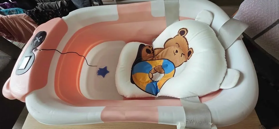 Foldable Baby Bathtub w/ Thermometer & Bear Cushion - photo 2