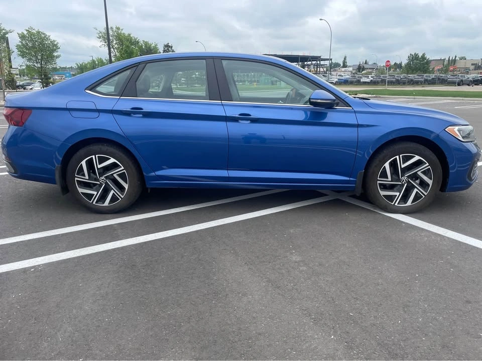 2023 Volkswagen Jetta - photo 3